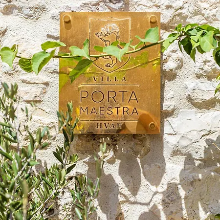 Porta Maestra *