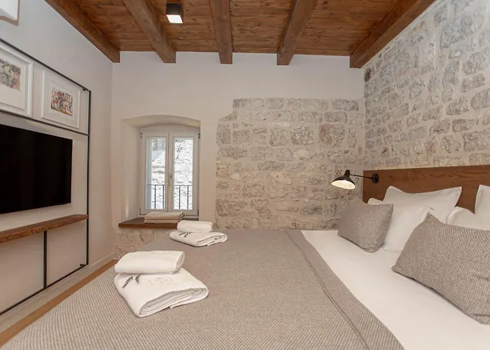 Porta Maestra Apartamento