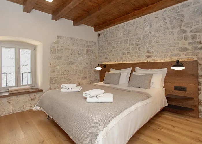 Porta Maestra Apartamento