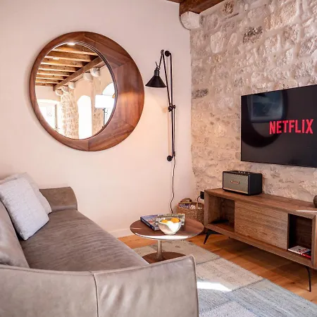 Porta Maestra Apartamento